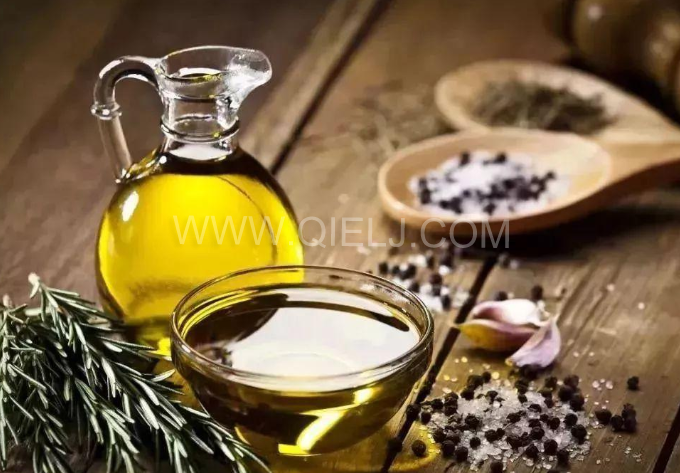 怎樣健康的選擇食用油？企鵝糧油機(jī)械為您簡(jiǎn)單講述(圖1)